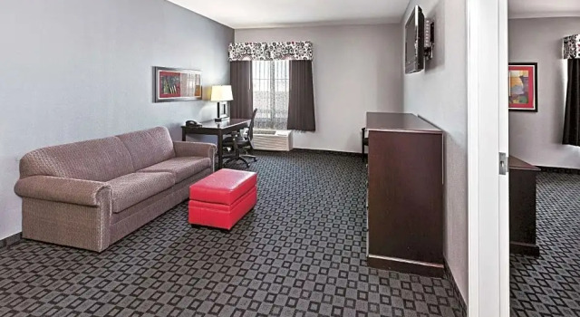 Люкс La Quinta Inn & Suites by Wyndham Decatur