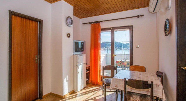 Apartment Smiliana, Prenota Appartamento Hotel a Isole Quarnerine con parcheggio, Parcheggio