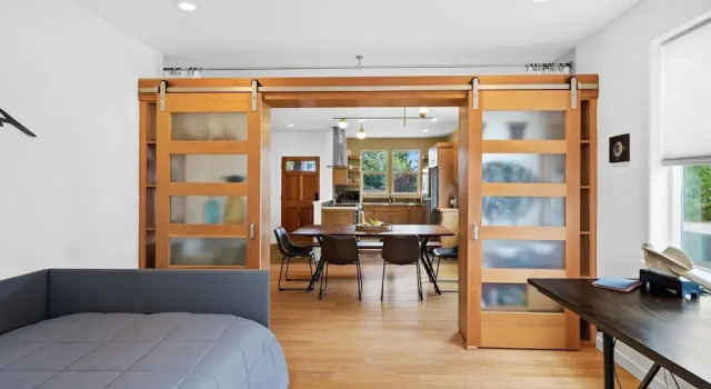 SW Decoy Home With Private Outdoor Living Space by Redawning, Prenota Hotel Bend 