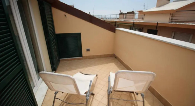 Appartamenti Colombo, Buchen Sie Ferienwohnung Taggia Blumenriviera