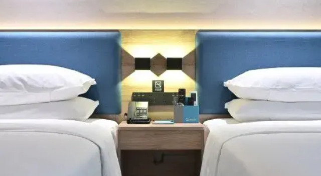 Happy Aile Hotel (Hezhou Shizheng Square)