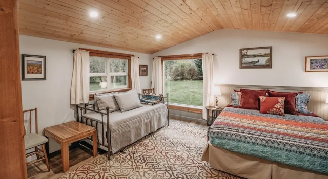 71mf- Rustic - Pets Ok - Sleeps 4 1 Bedroom Cabin by RedAwning, Varaa Lomakoti Maple Falls 