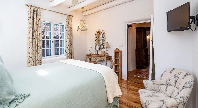 Historic Garden Retreat by Kokopelli Property Management, Varaa Lomakoti Santa Fe New Mexico