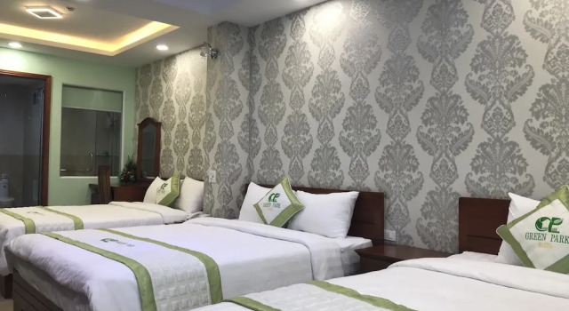 Семейный номер Standard с балконом и с видом на парк Green Park Hotel