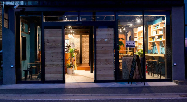 TONAGI Hostel & Cafe, Забронировать Хостел Хостелы префектуры Фукуока, рядом с Hakozaki Jinja Shrine, Хостел