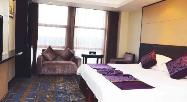 Двухместный люкс Business с видом на озеро Yantai Baohua Mingdu Hotel
