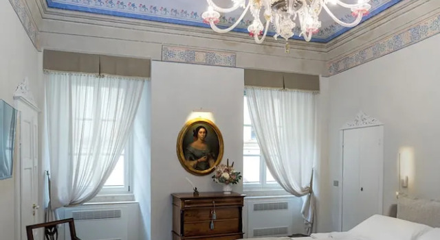 Люкс Luxury La Casa del Poeta