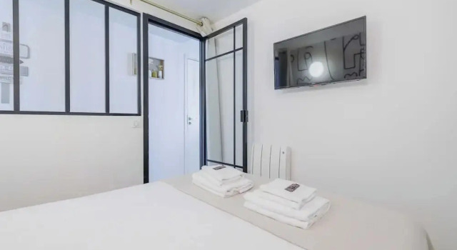 Chic, Comfortable Flat Near rue Montmartre, Забронировать Апарт-отель Апарт-отели Парижа, рядом с Гран Бульвар, Апарт-отель