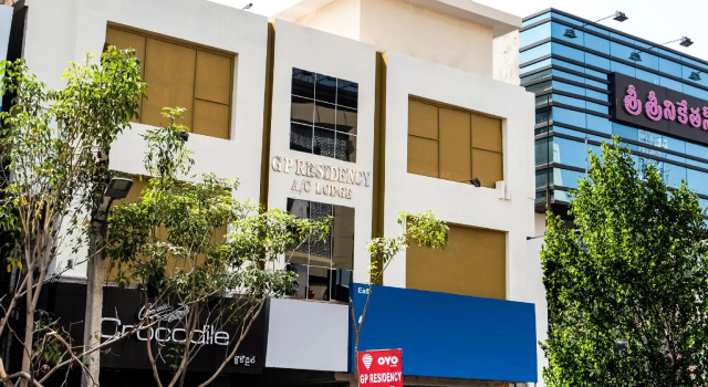 OYO 37146 G P Residency, Varaa Hotelli Kakinada Andhra Pradesh