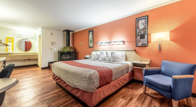 Двухместный люкс Deluxe Motel 6-Gatlinburg, TN - Smoky Mountains