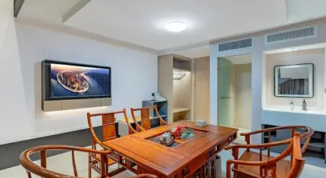 Люкс Superior JinJiang Inn Lishui University Hotel