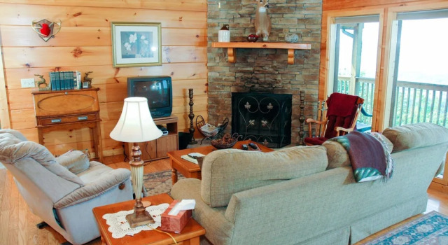 MOUNTAINTOP EXPERIENCE - 4 Br Cabin