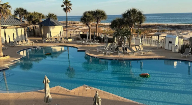 Апартаменты Spacious 3BR Resort Condo Steps From Gulf Beach