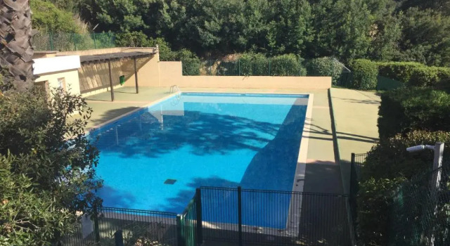 T2 Mandelieu, vue exceptionnelle, Rezervasyon Daire Mimosa Road otoparklı oteller, Otopark
