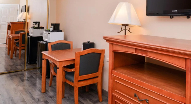 Red Lion Inn & Suites Cathedral City
