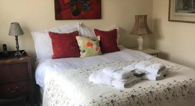 Коттедж с 3 комнатами Chichester Holiday Lets