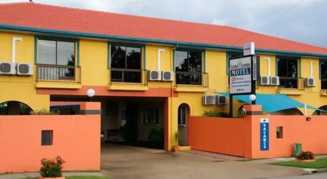 Cedar Lodge Motel, Rezervați Motel Cluden Queensland