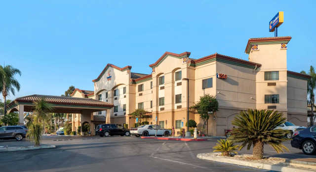 Comfort Suites Redlands, Boek Hotel Loma Linda Californië
