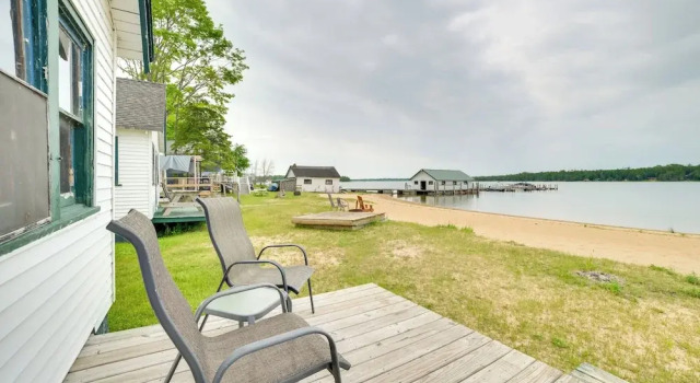 Коттедж Complimentary Boat Rentals! Lake Huron Cabin