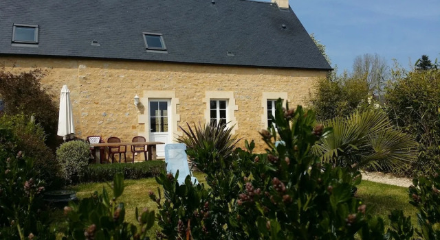 Gîtes Fleur Des Pommiers, Book Hotel Juaye-Mondaye Lower Normandy