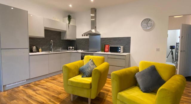 Апартаменты Цокольный этаж Charming Bedford Apartment 1 Near Bedford Park