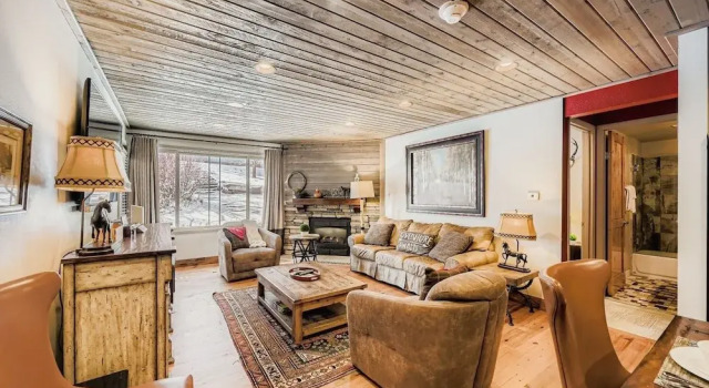 51 Snowflower 2 Bedroom Condo by RedAwning, Забронировать Апартаменты/квартира Парк-Сити Deer Valley - The Canyons, рядом с Горнолыжный подъемник First Time Lift