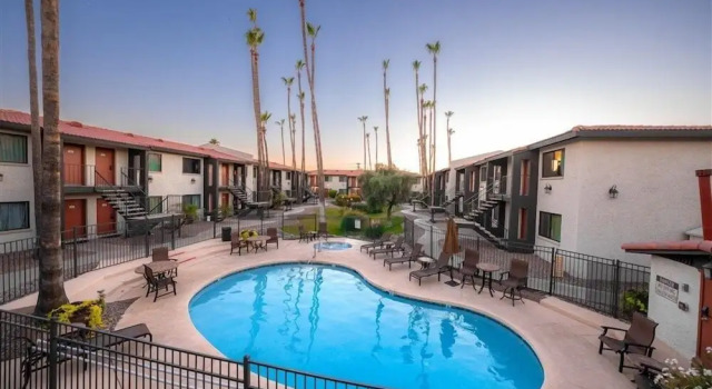 Scottsdale's Premium Short Term Getaway, Fully Furnished 1 Bedroom Homes, Free Golf, Cable, Utilities, Wi-fi, Parking, Pool, and Bike Trails- Unit 127 by Redawning, Забронировать Апартаменты/квартира Апартаменты Пруда в Темпе, рядом с Vista Del Camino Park, Апартаменты/квартира