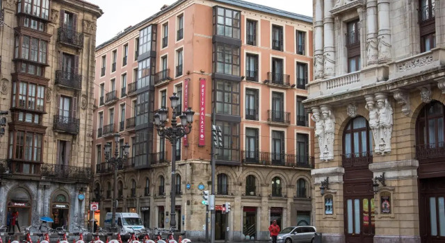 Petit Palace Arana