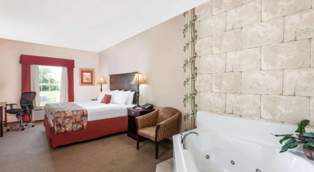Номер Business Comfort Inn & Suites Shelbyville