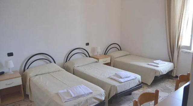 Трёхместный номер Standard Hotel Esperia