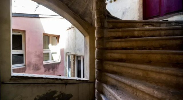 Authentic studio in Vieux Lyon, Забронировать Апартаменты/квартира Апартаменты Лиона, рядом с Jardin Publique La Cerisaie, Апартаменты/квартира