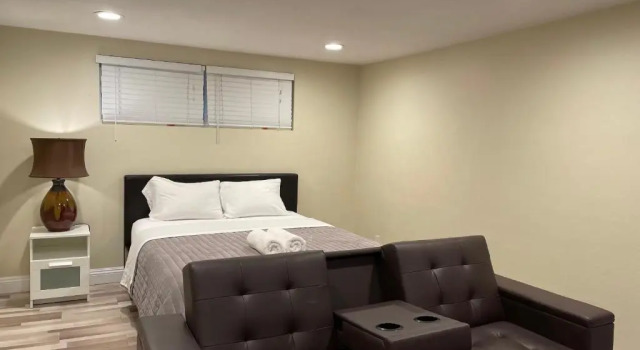 Lovely Room in Private House near Disneyland