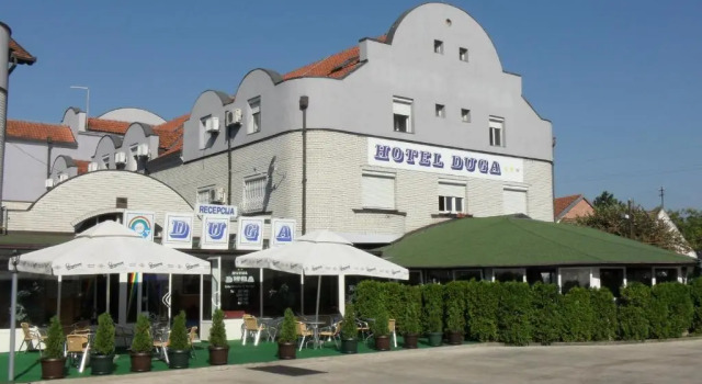 Duga, Book Hotel Hoteller i Vojvodina med morgenmad, Morgenmad