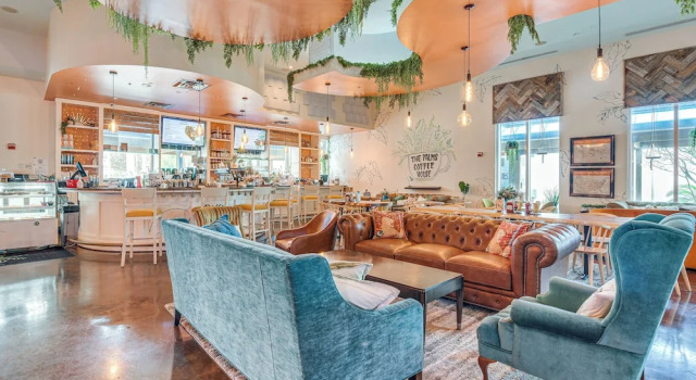 Walk to Beach: Poolside Oasis in Palms of Destin!, Varaa Huoneisto Destin Emerald Coast
