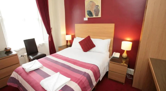 Номер Deluxe Clifton Hotel