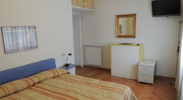 Emerenziana Home, Varaa Huoneisto Hotellit Rooma pysäköinnillä, Pysäköinti