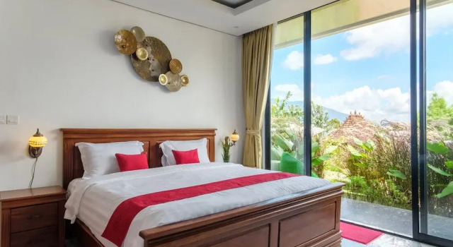 Camera Deluxe TwoSpaces Living at deRos Resort & Cafe, Bogor