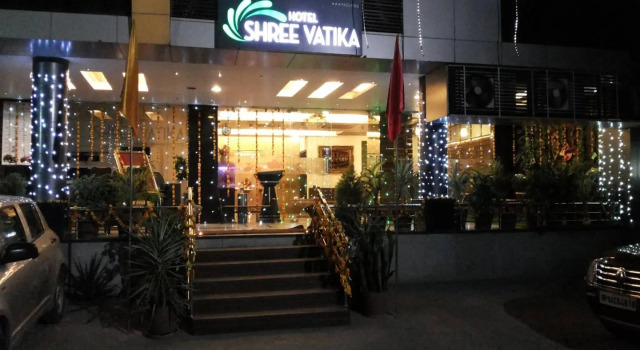Hotel Shree Vatika, Забронировать Отель Бхопал штат Мадхья-Прадеш, рядом с Железнодорожный вокзал Хабибгандж