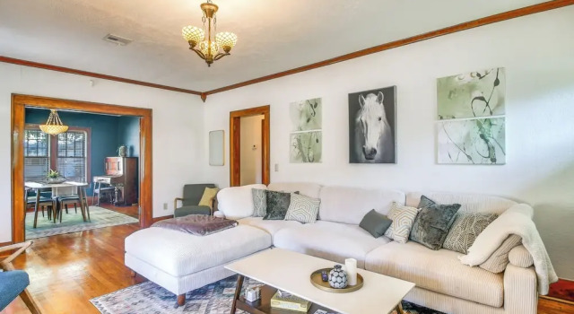 Walk to Town & 3 Mi to Fort Sill: Home in Lawton!, Buchen Sie Ferienhaus Fort Sill Oklahoma