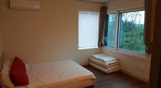 Кровать в общем номере Tilda House