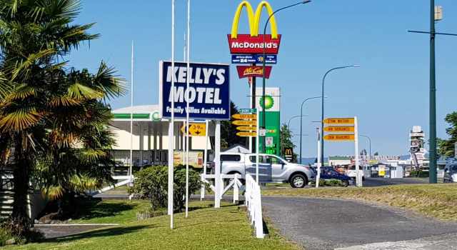 Kellys Riverside Motel, Buchen Sie Motel  
