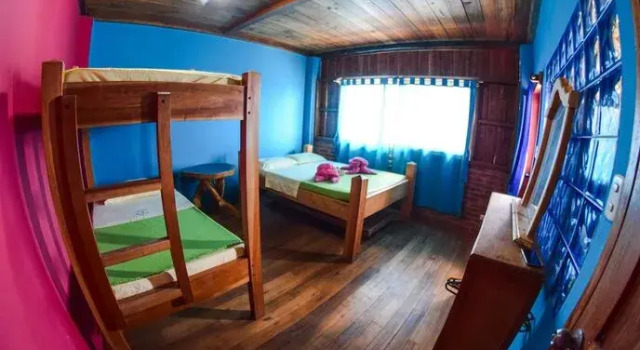 Hurvinek, Boek Hotel Montañita Santa Elena Province