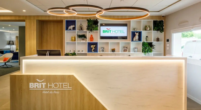 Brit Hotel Piscine & Spa - Fougères, Prenota Hotel  