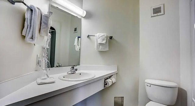 Номер Deluxe Motel 6-Red Deer, AB