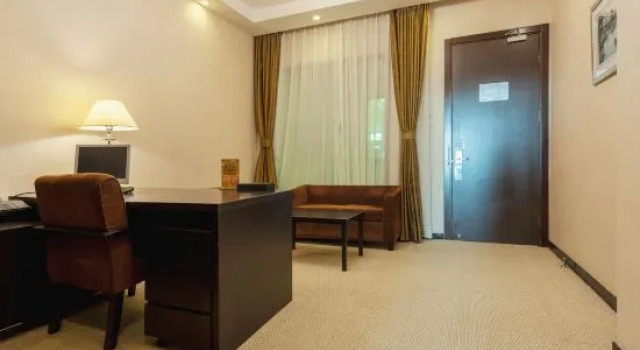 Люкс Business Jiu Hua Spa & Resort