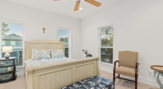 Stay at The Hut! Room for Everyone! 4BR Fun Sleeps 11