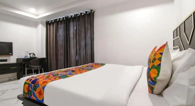 Hotel GreySky Karkardooma AnandVihar New Delhi, Забронировать Отель Недорогие отели Нью-Дели, недорого