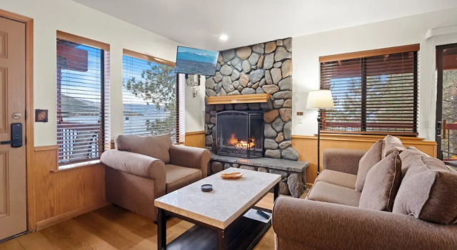 Двухместный номер Standard с балконом и с видом на озеро Tahoe Edgelake Beach Club by Coolvacay
