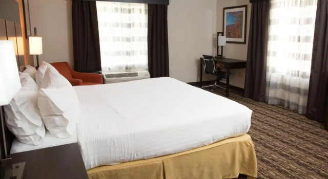 Номер Standard Holiday Inn Express Hotel & Suites Cherokee-Casino by IHG