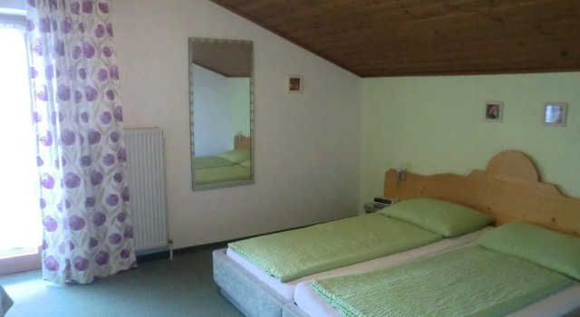 Gstehaus Pichler, Book Hotel Mondsee 
